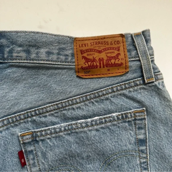 501 Levi’s original high waisted shorts EUC denim shorts size 30 - Picture 7 of 13